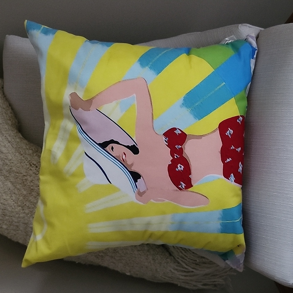 Indoor outdoor betsy drake toss pillow